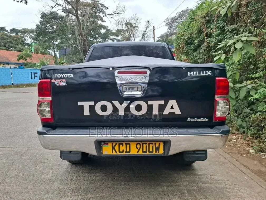 Toyota Hilux 2009 Black