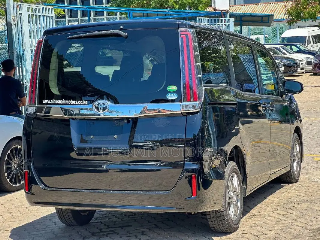 Toyota Noah 2.0 AWD (8 Seater) 2019 Black