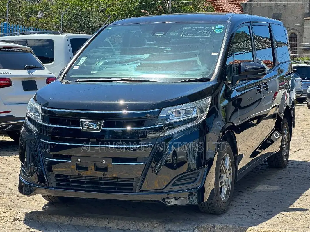 Toyota Noah 2.0 AWD (8 Seater) 2019 Black