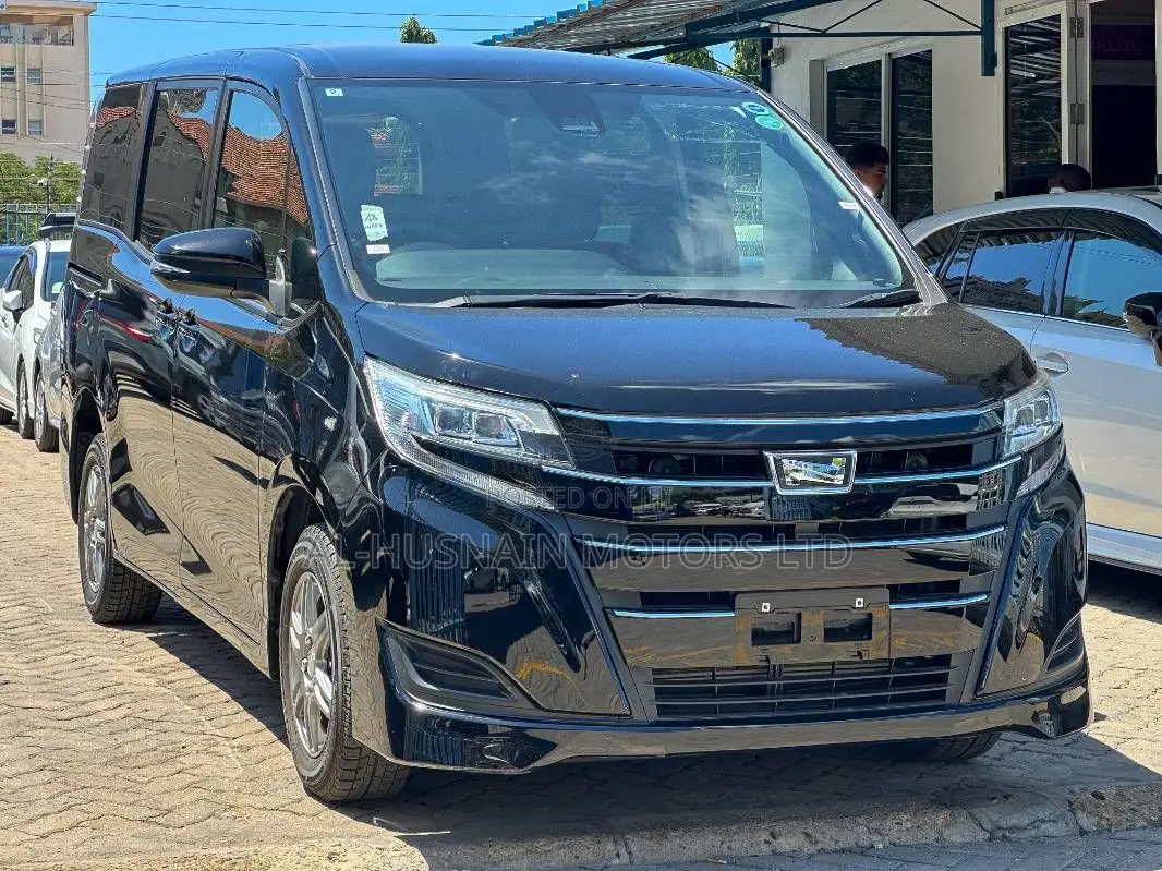 Toyota Noah 2.0 AWD (8 Seater) 2019 Black