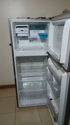 Samsung Refrigerator – Clean, Spacious & Well Maintained
