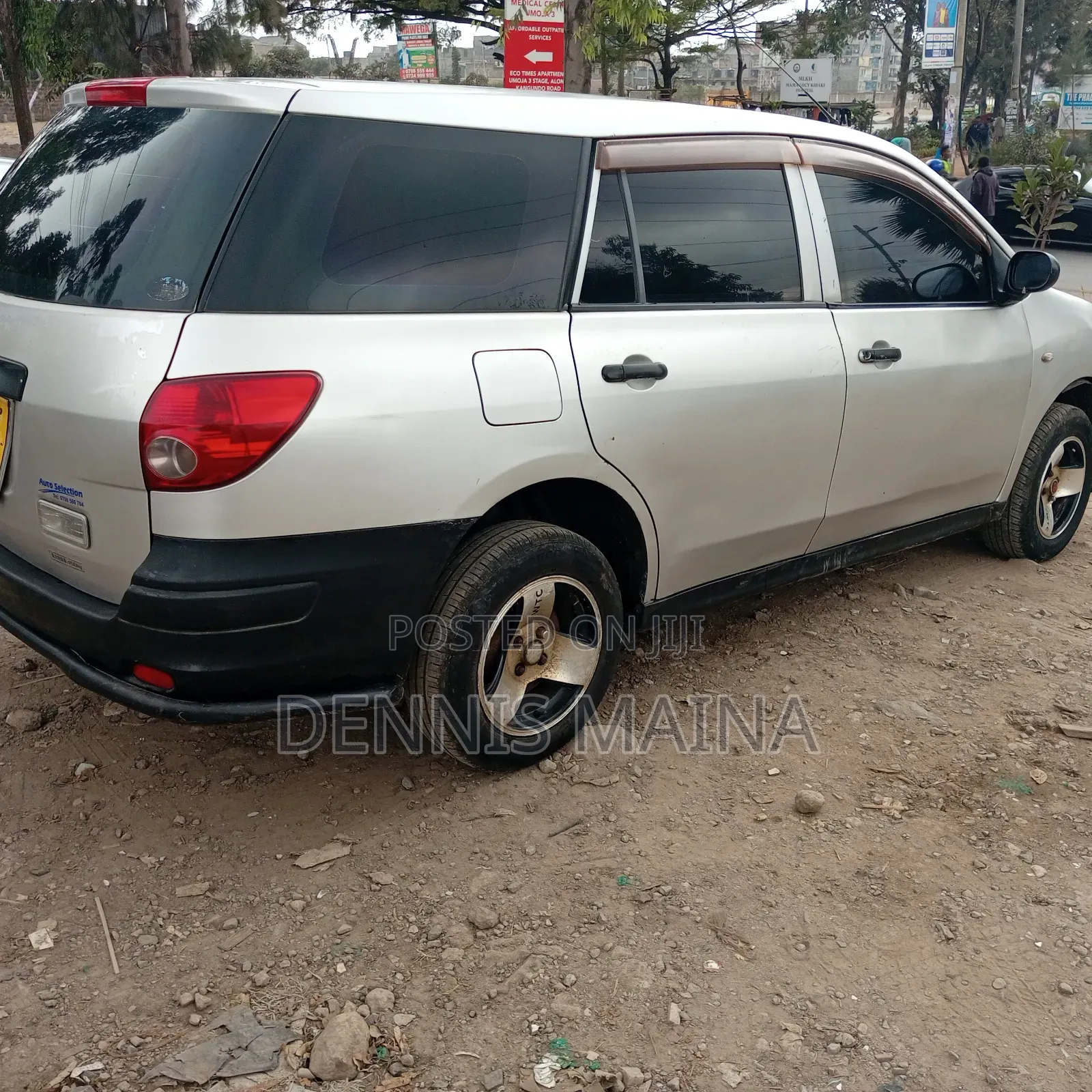 Nissan Advan 2011 Silver