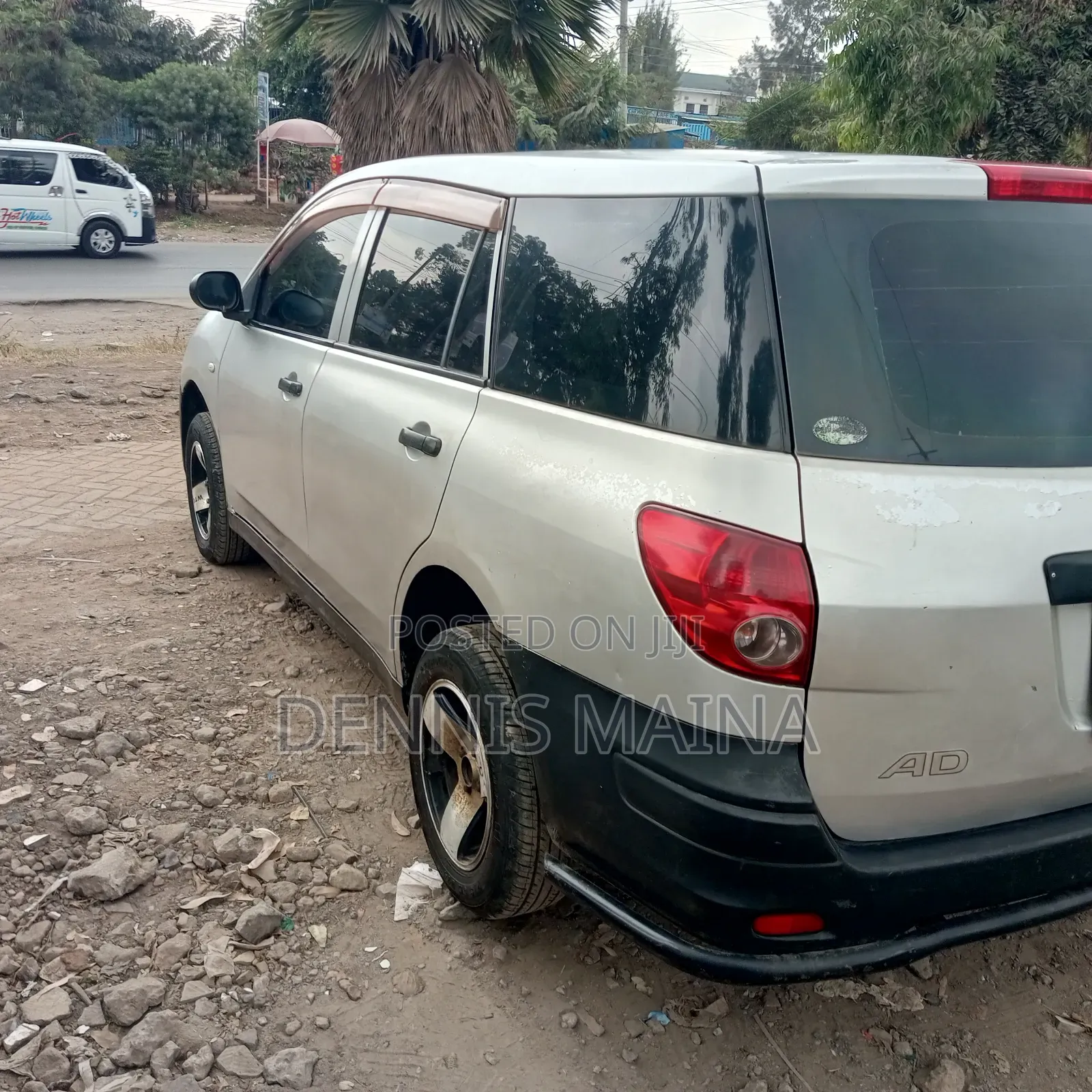 Nissan Advan 2011 Silver