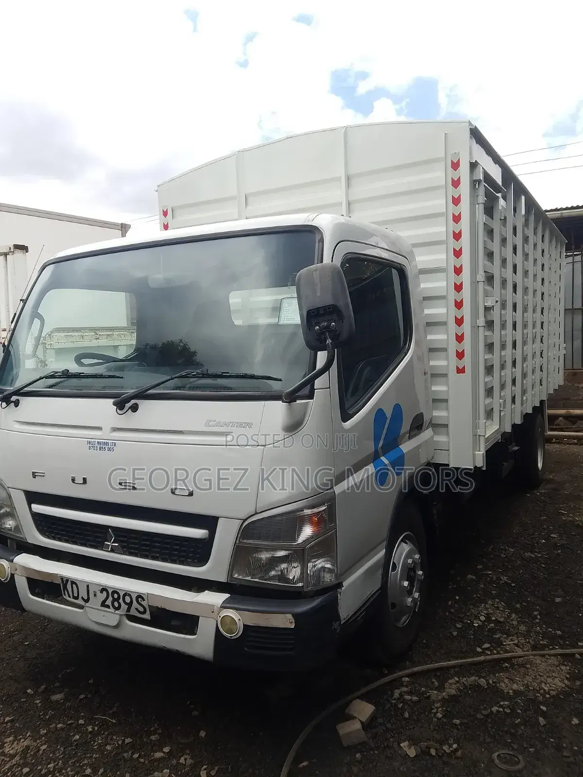 MITSUBISHI Fuso Canter 2021 White