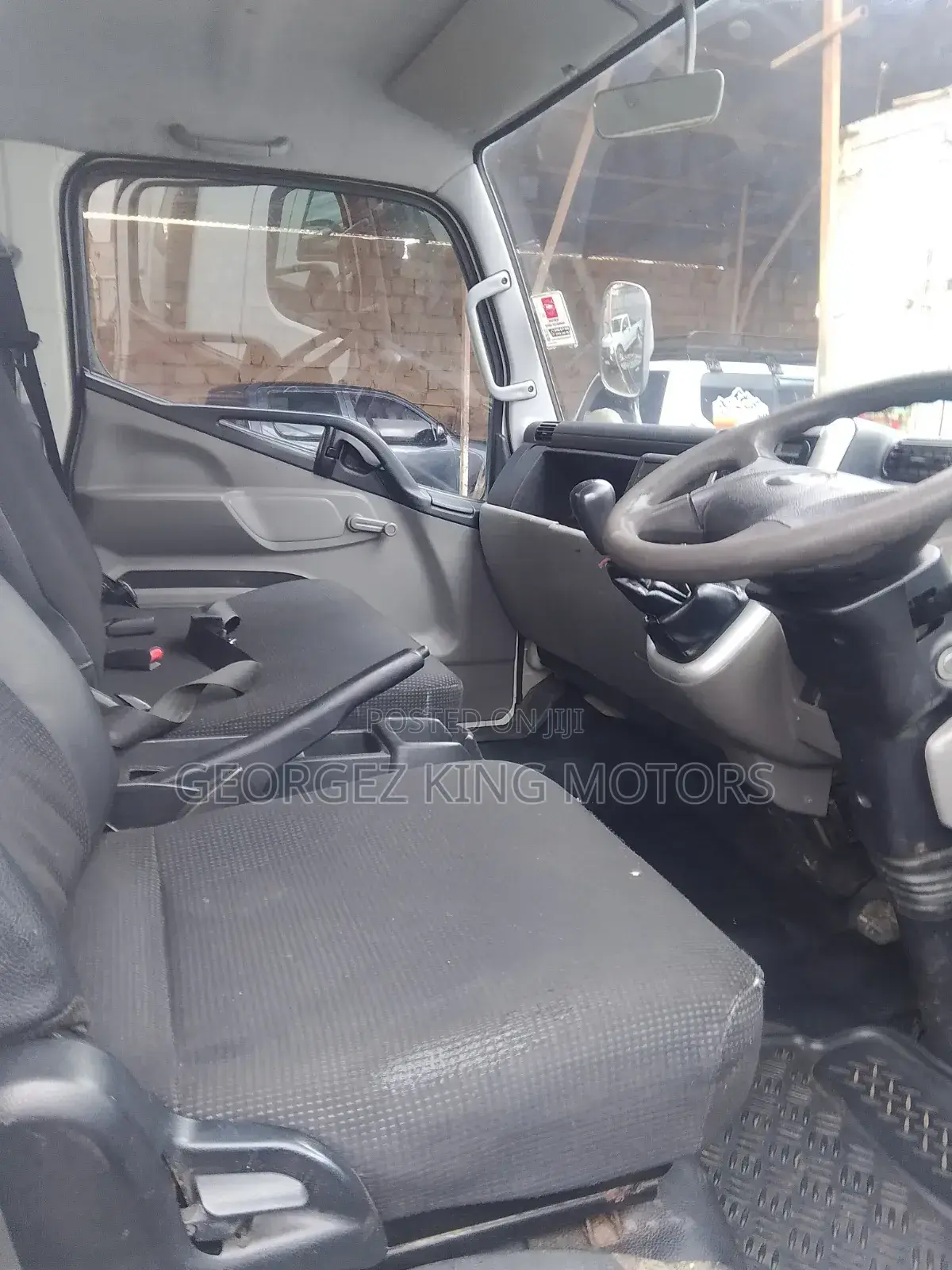 MITSUBISHI Fuso Canter 2021 White