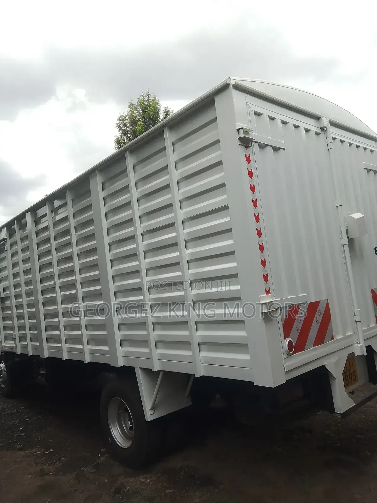MITSUBISHI Fuso Canter 2021 White