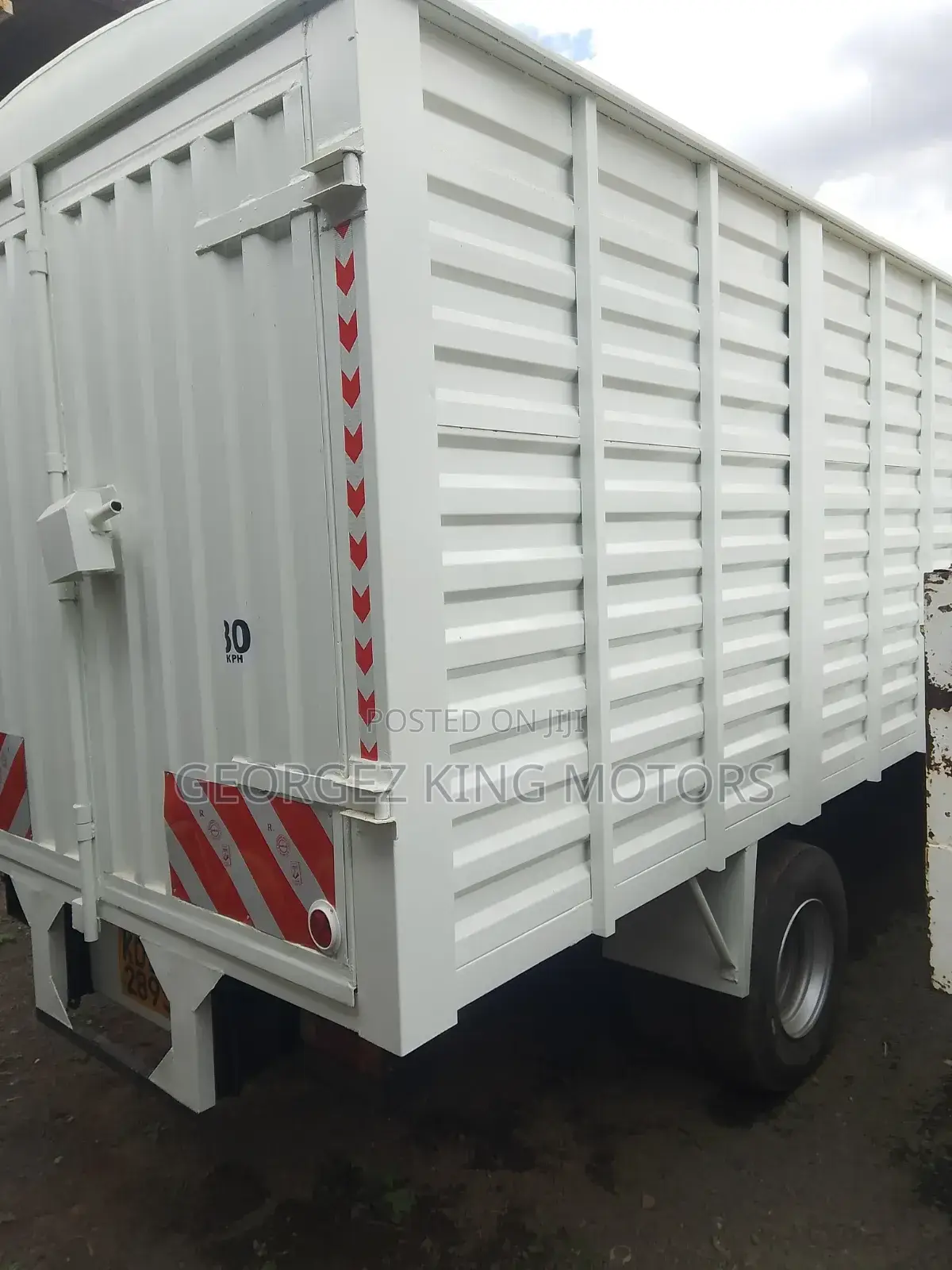 MITSUBISHI Fuso Canter 2021 White