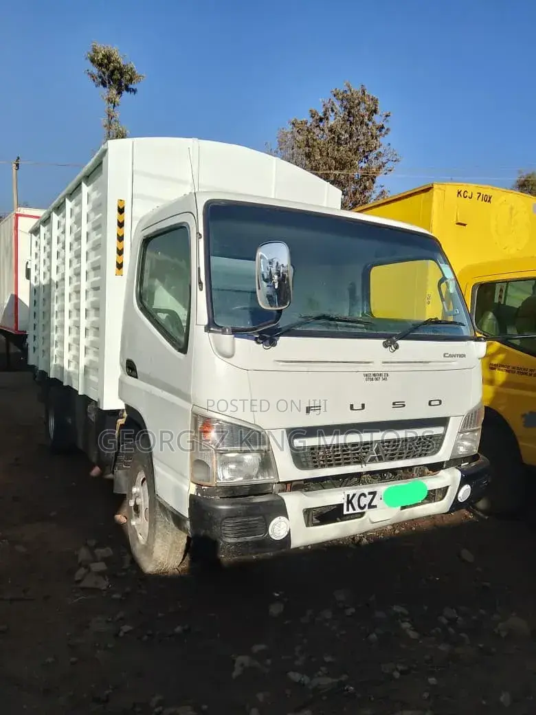 Mitsubishi Fuso Canter 2019 White