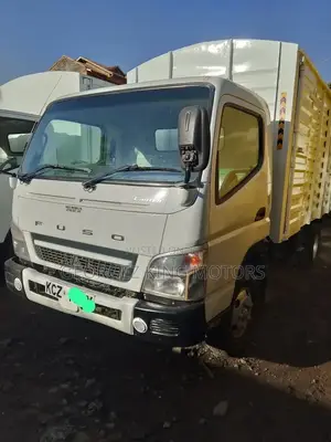 Mitsubishi Fuso Canter 2019 White