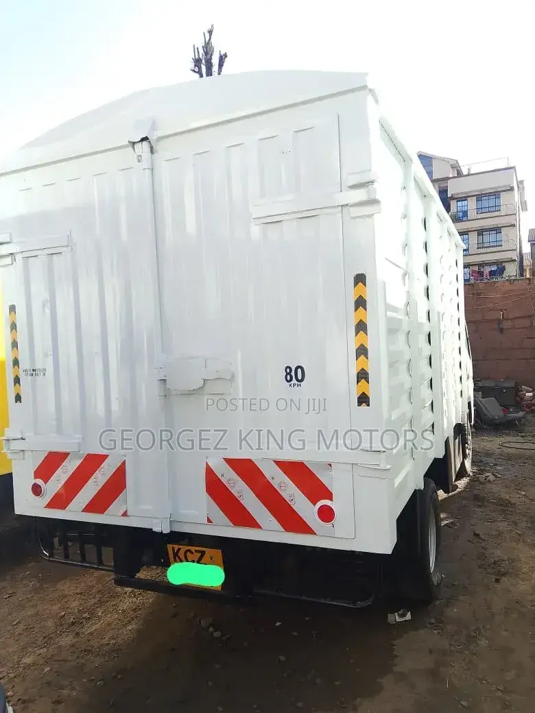 Mitsubishi Fuso Canter 2019 White
