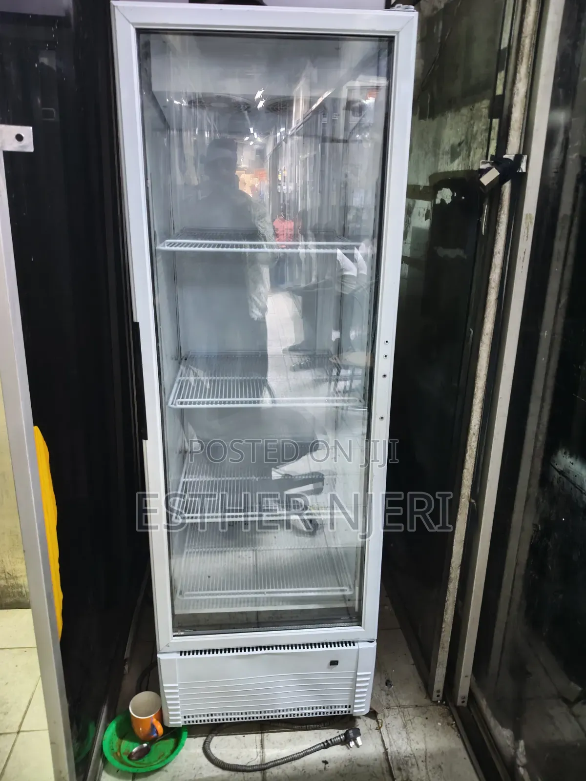 Pure White Display Counter Fridge 450litres
