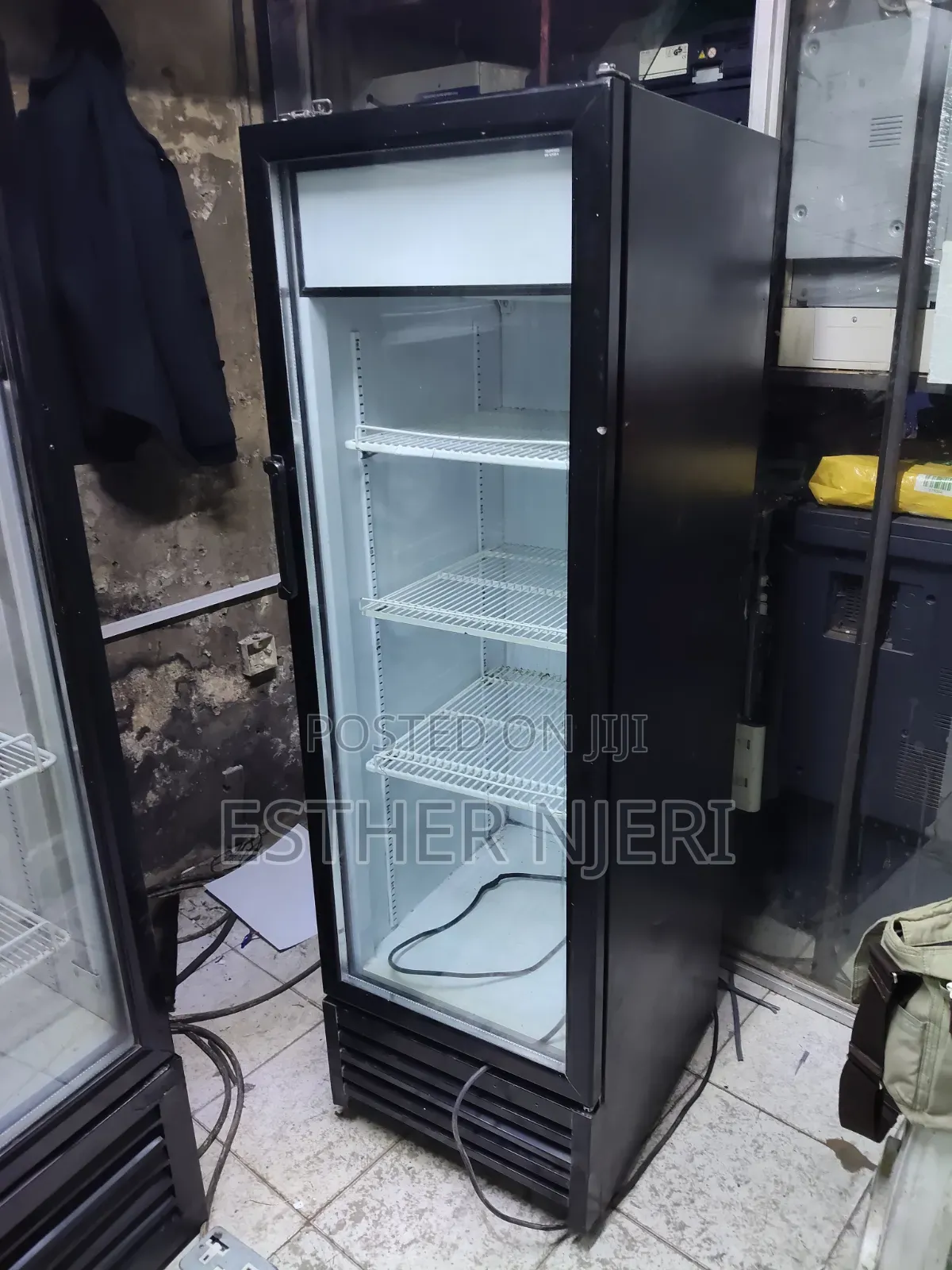 300litres Super Clean Display Counter Fridge Has 3 Trays