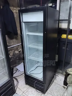300litres Super Clean Display Counter Fridge Has 3 Trays
