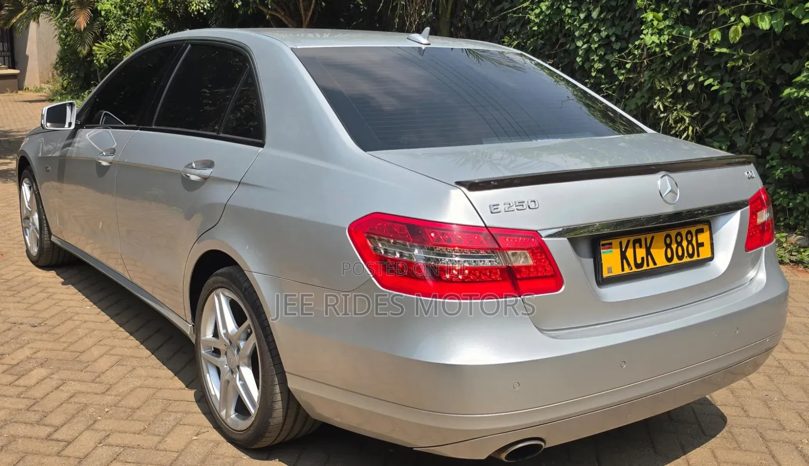Mercedes-Benz E250 2010 Silver