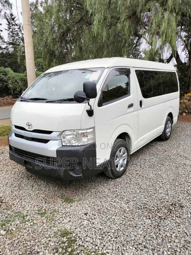 Toyota HiAce 2019 White