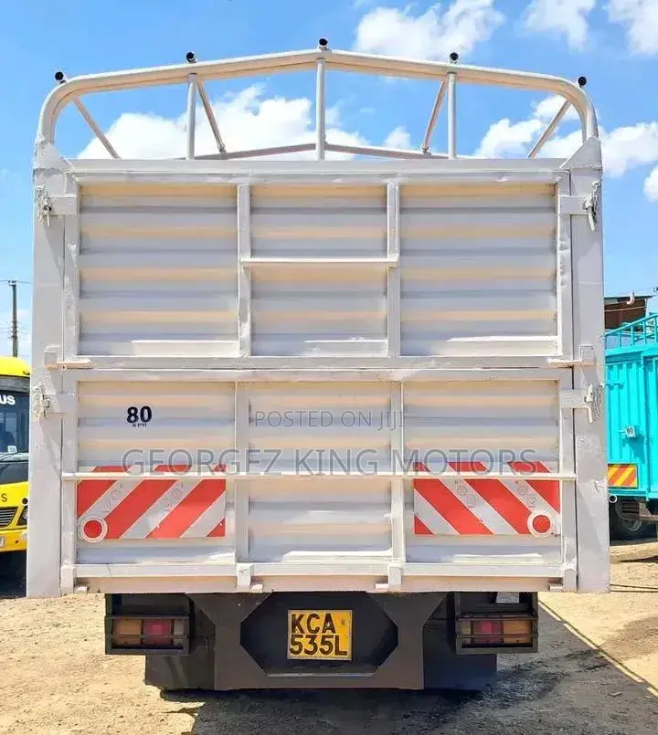 Mitsubishi Fh 2015 White