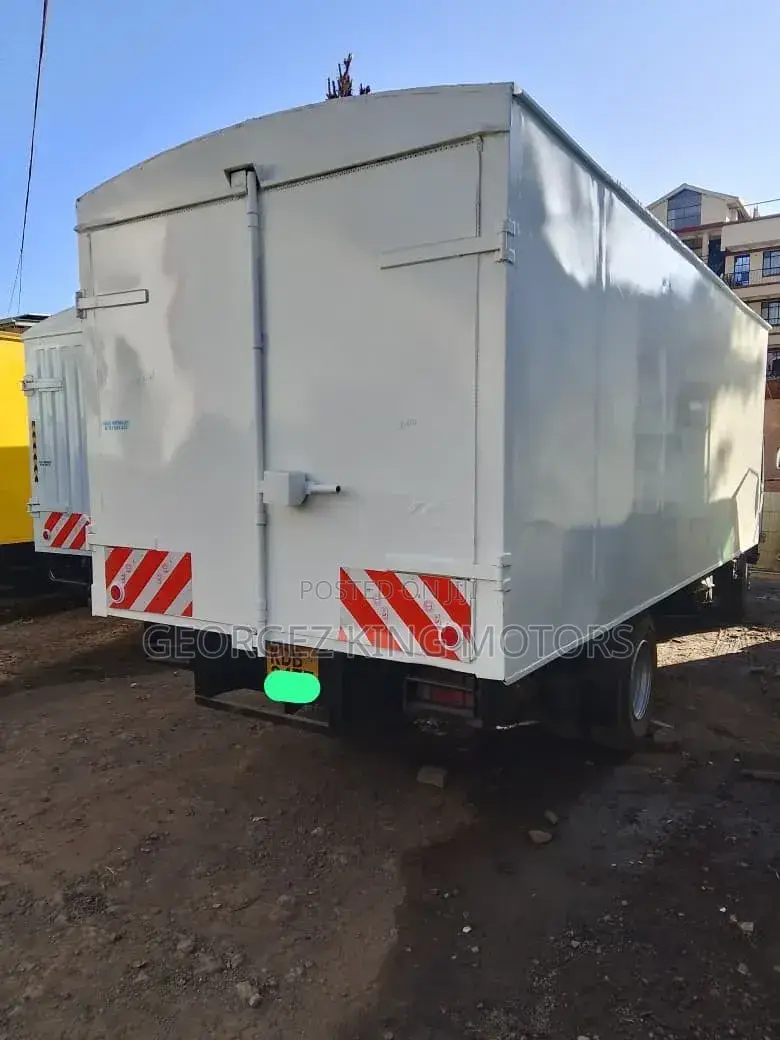 Isuzu NQR Truck