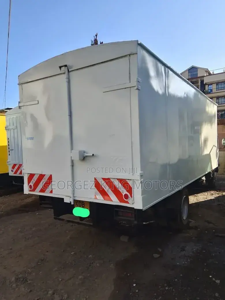 Isuzu NQR Truck