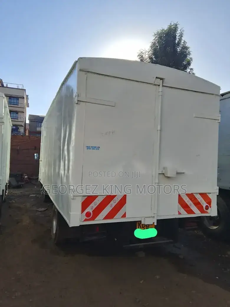 Isuzu NQR Truck