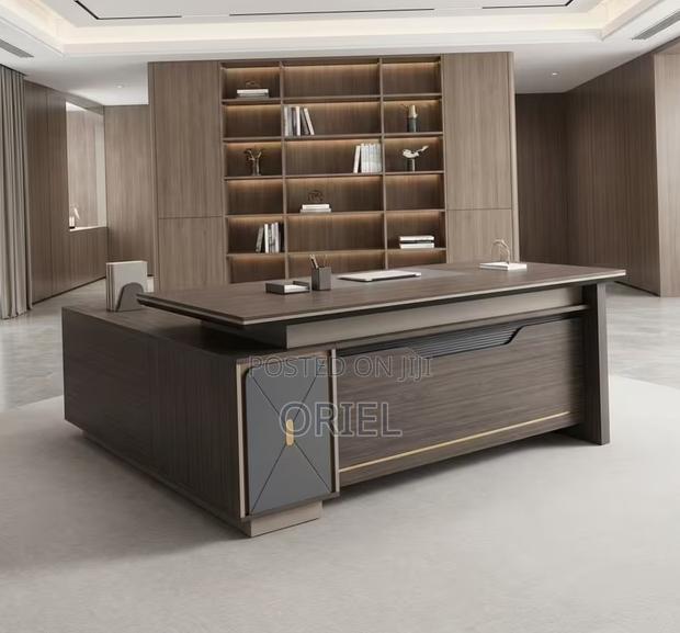 1.8M Executive Office Desk : Managers Office Table