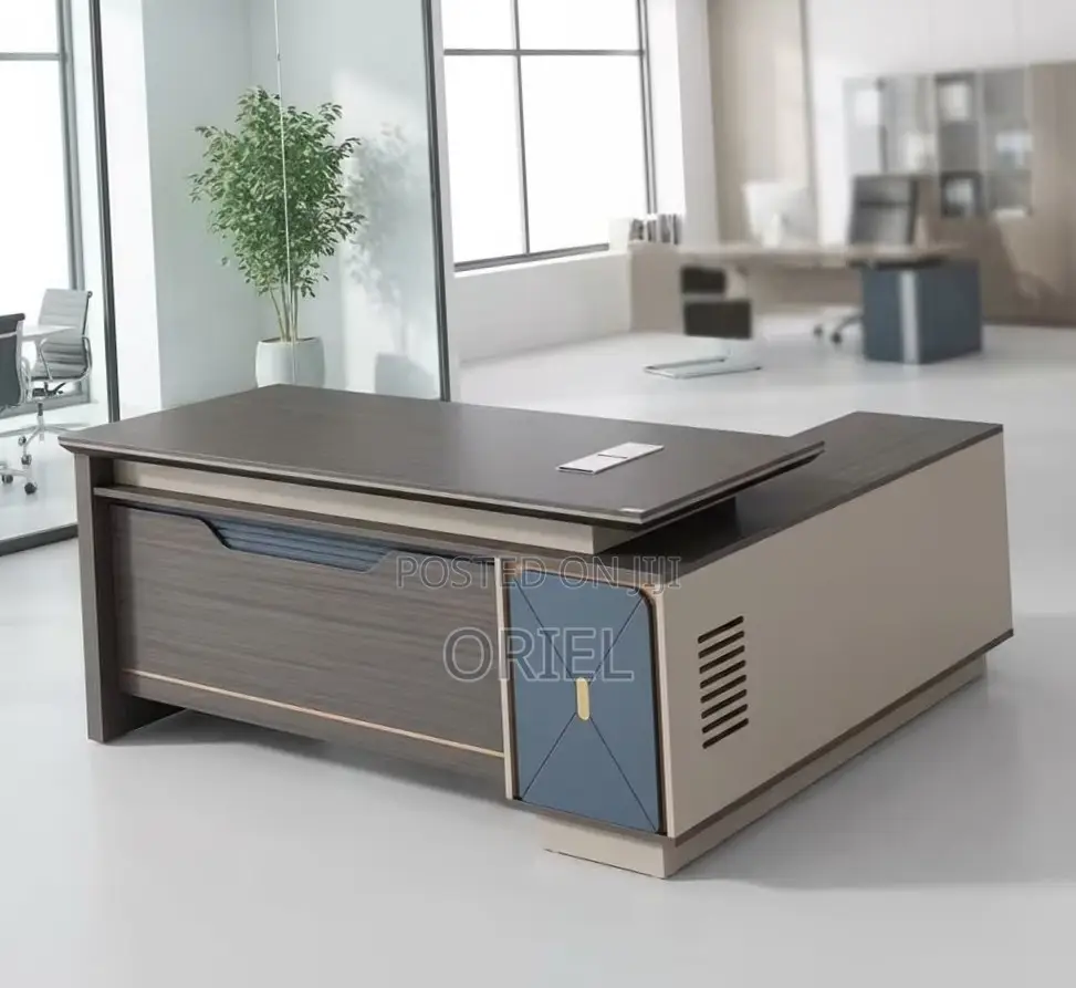 1.8M Executive Office Desk : Managers Office Table