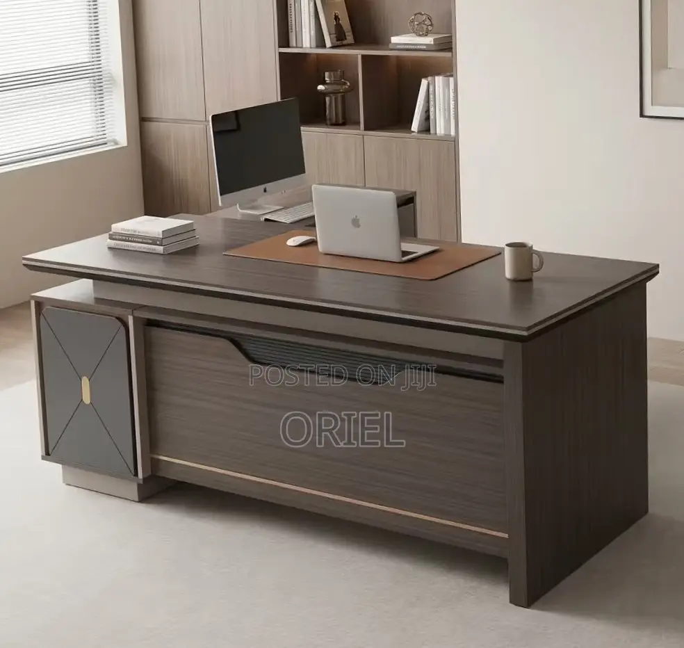 1.8M Executive Office Desk : Managers Office Table