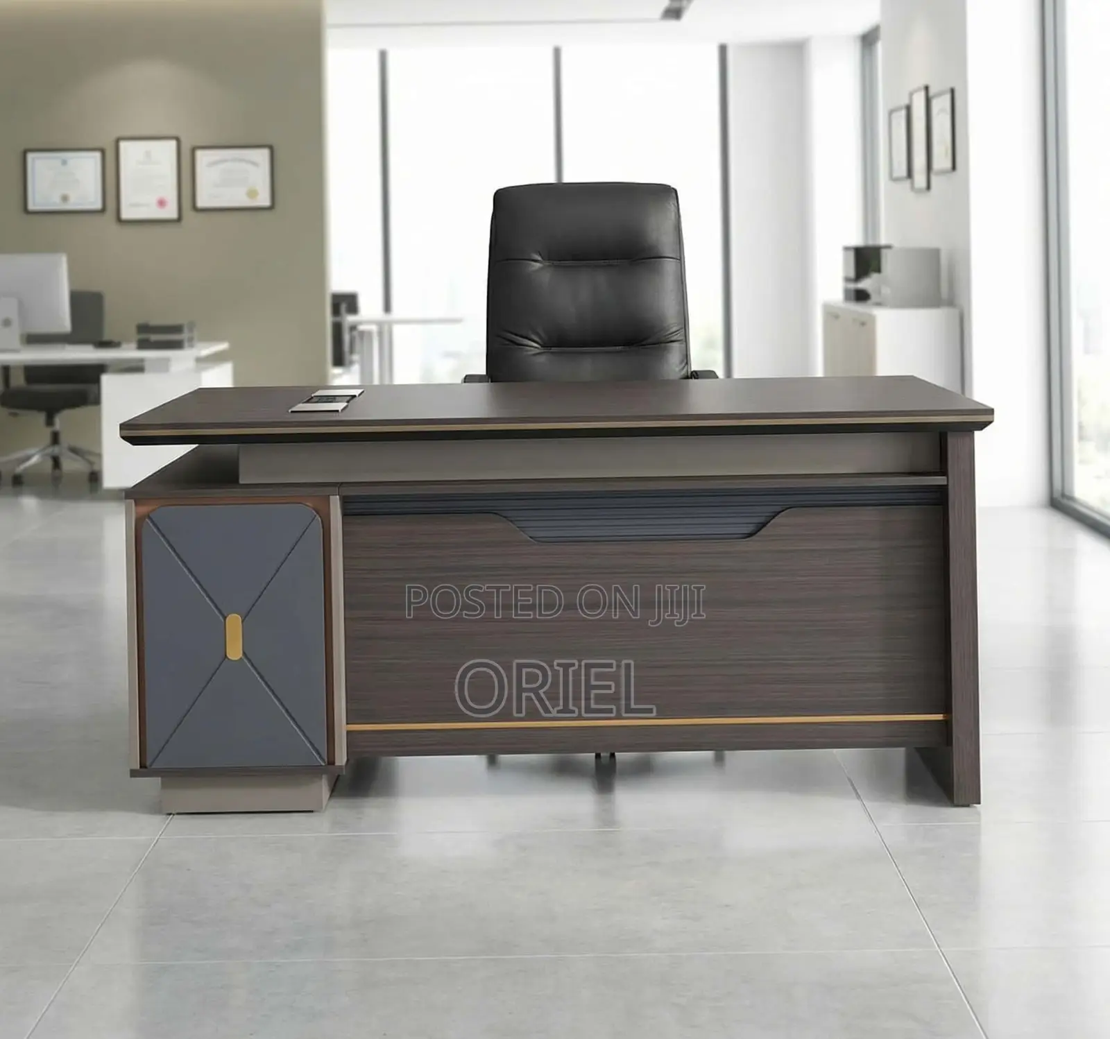 1.8M Executive Office Desk : Managers Office Table