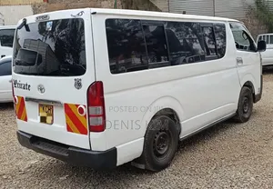 Toyota HiAce 2011 White
