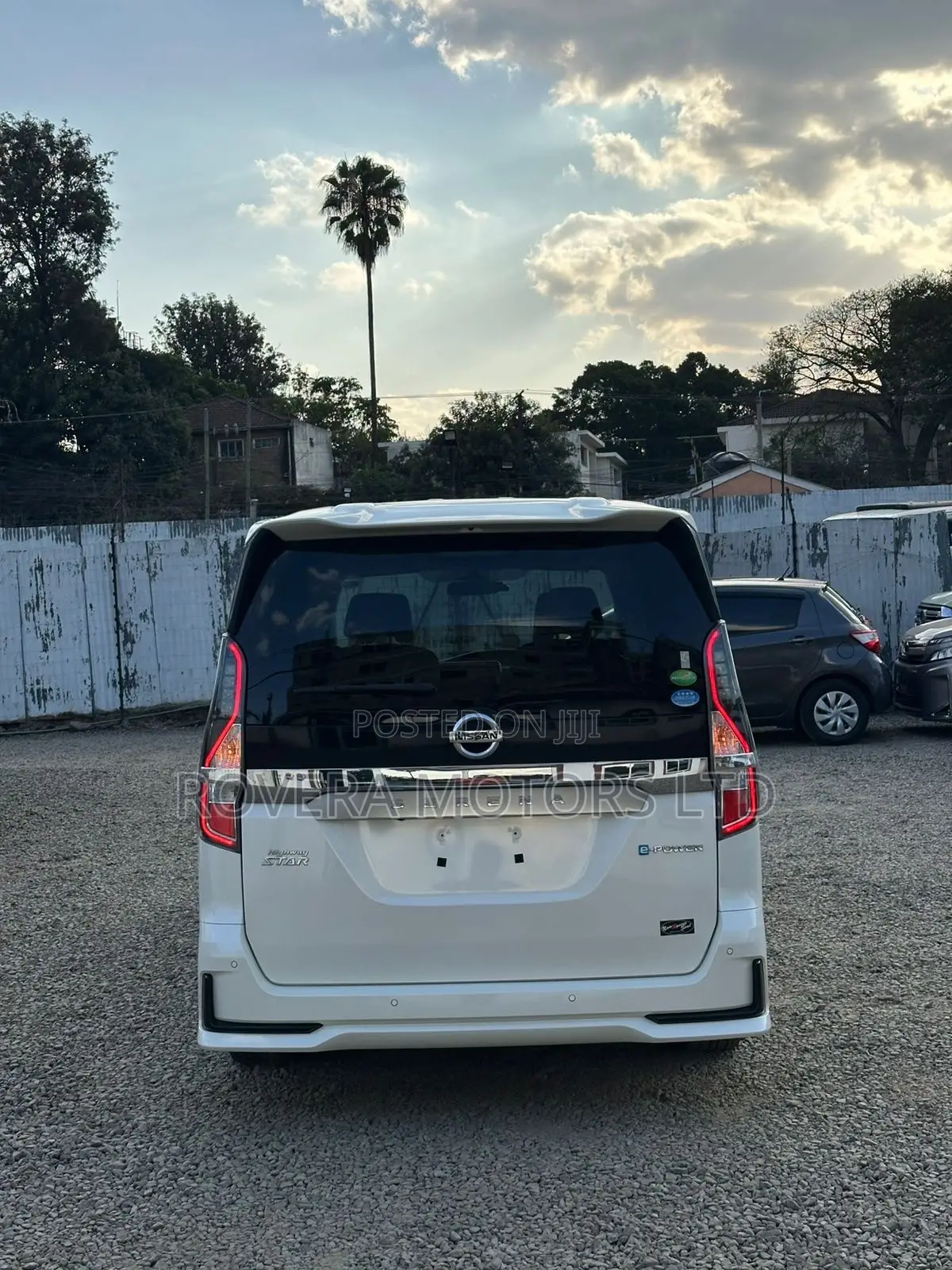 Nissan Serena 2019 White