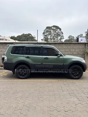 Mitsubishi Pajero 2020 Green