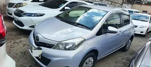 Toyota Vitz 2016 Silver