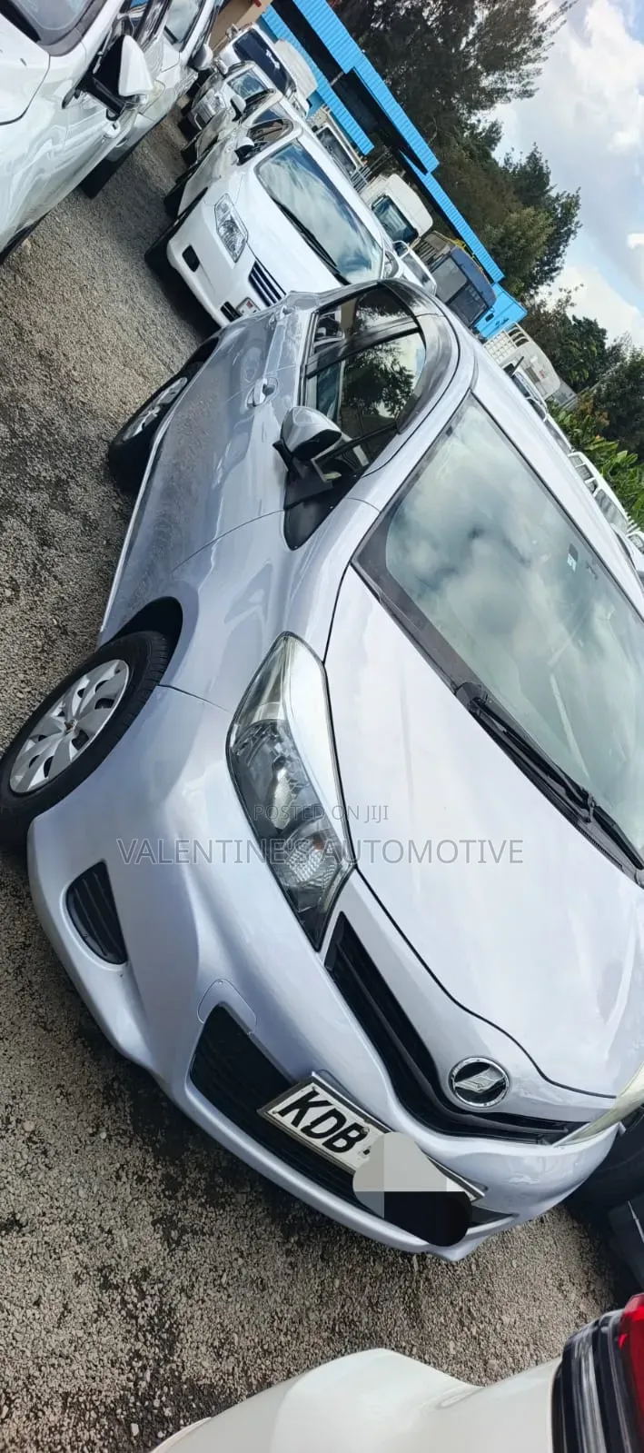 Toyota Vitz 2016 Silver