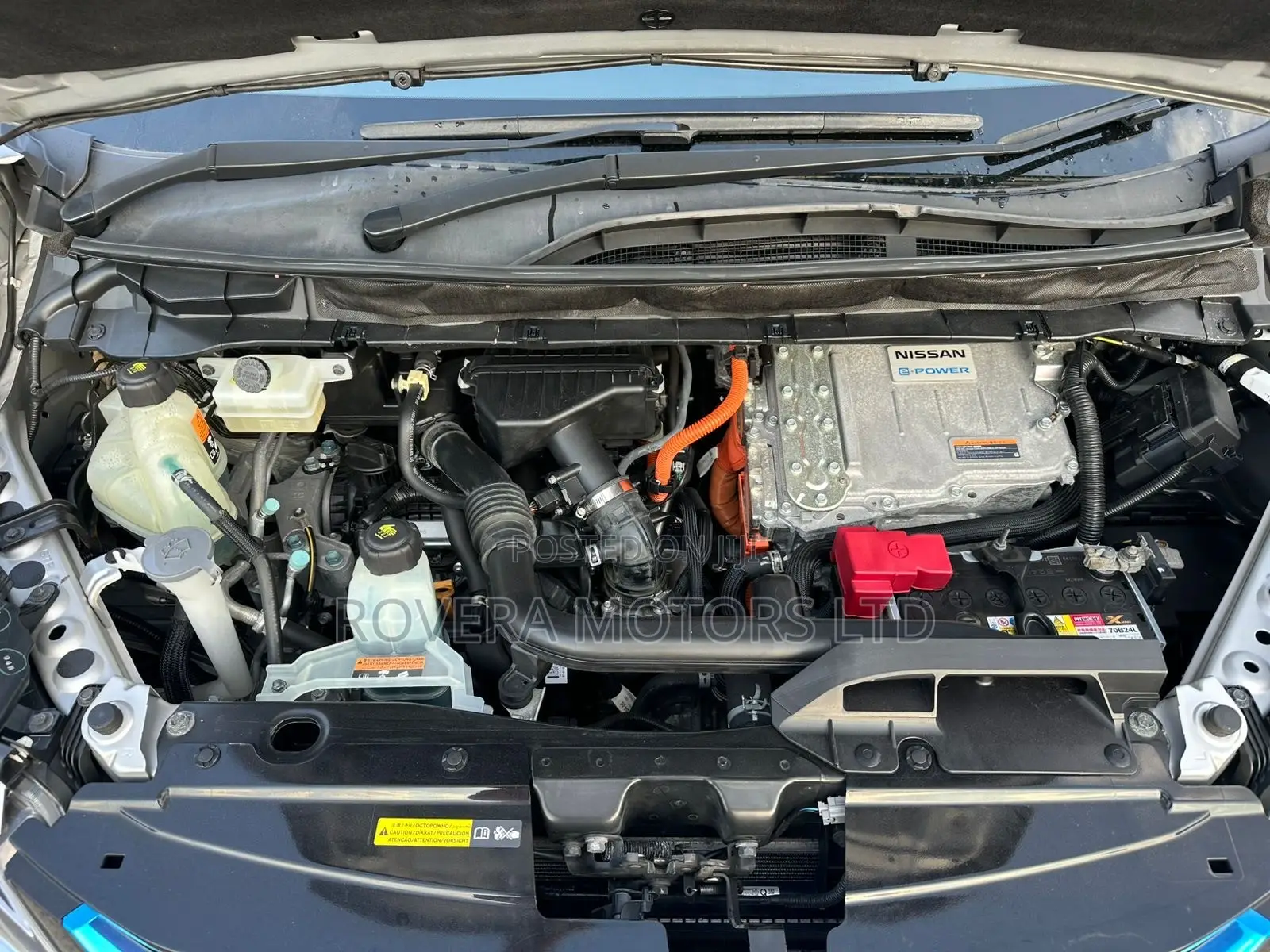 Nissan Serena 2019 Silver