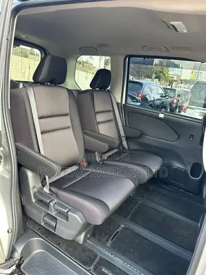 Nissan Serena 2019 Silver
