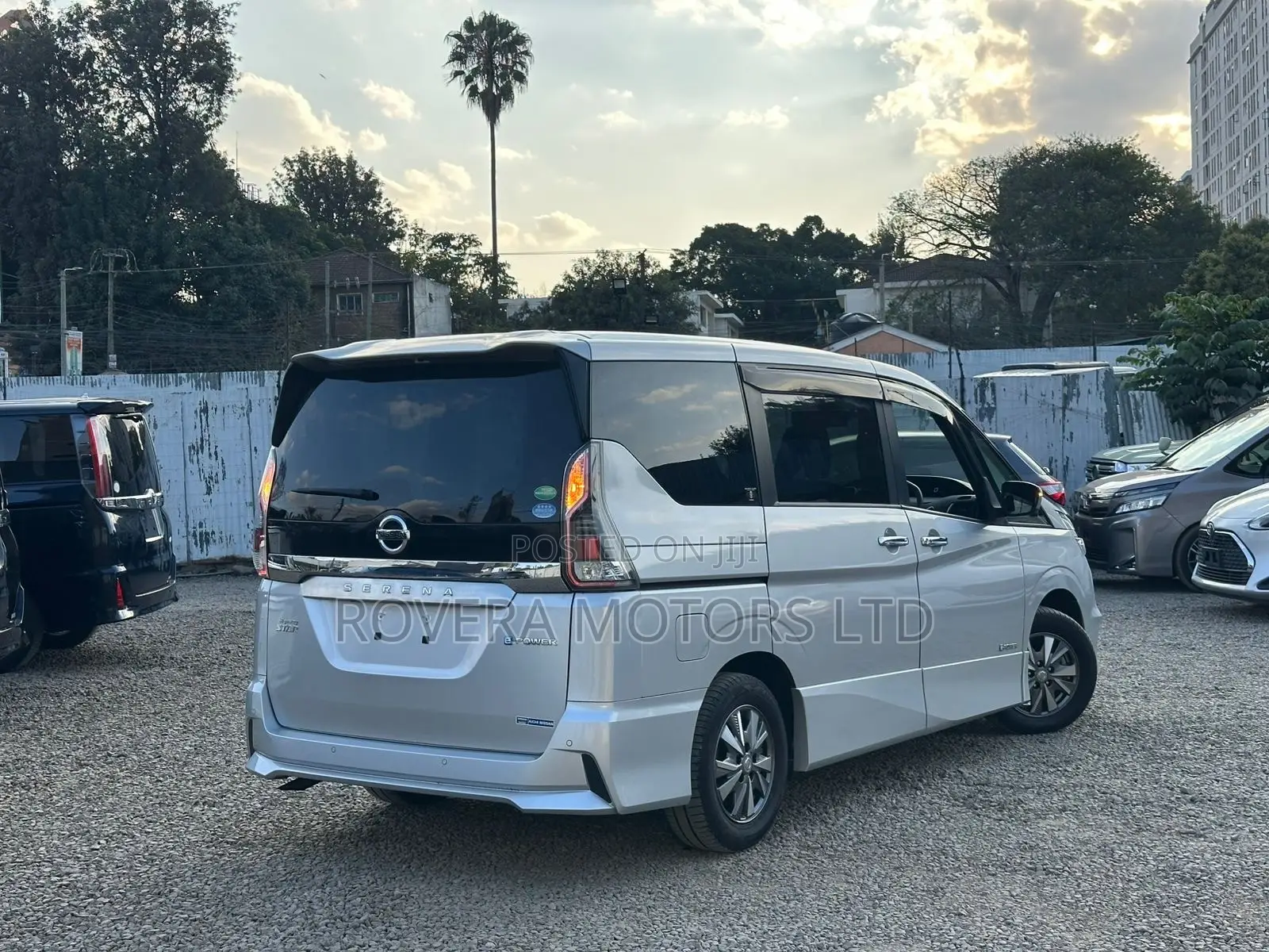 Nissan Serena 2019 Silver