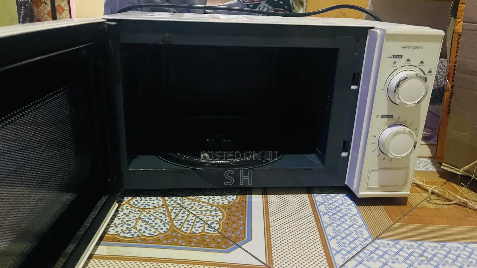 Von Vans 20mgw Microwave Oven