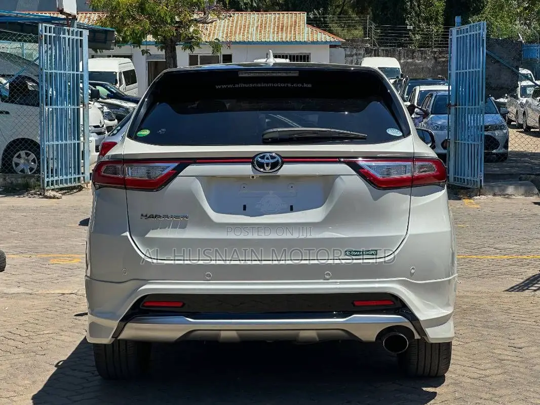 Toyota Harrier 2.0 2019 Pearl