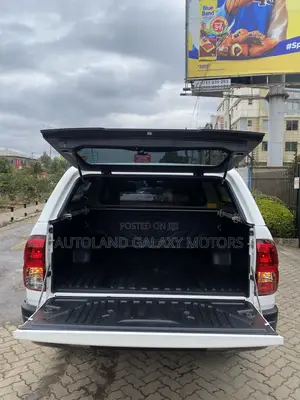 Toyota Hilux 2019 White