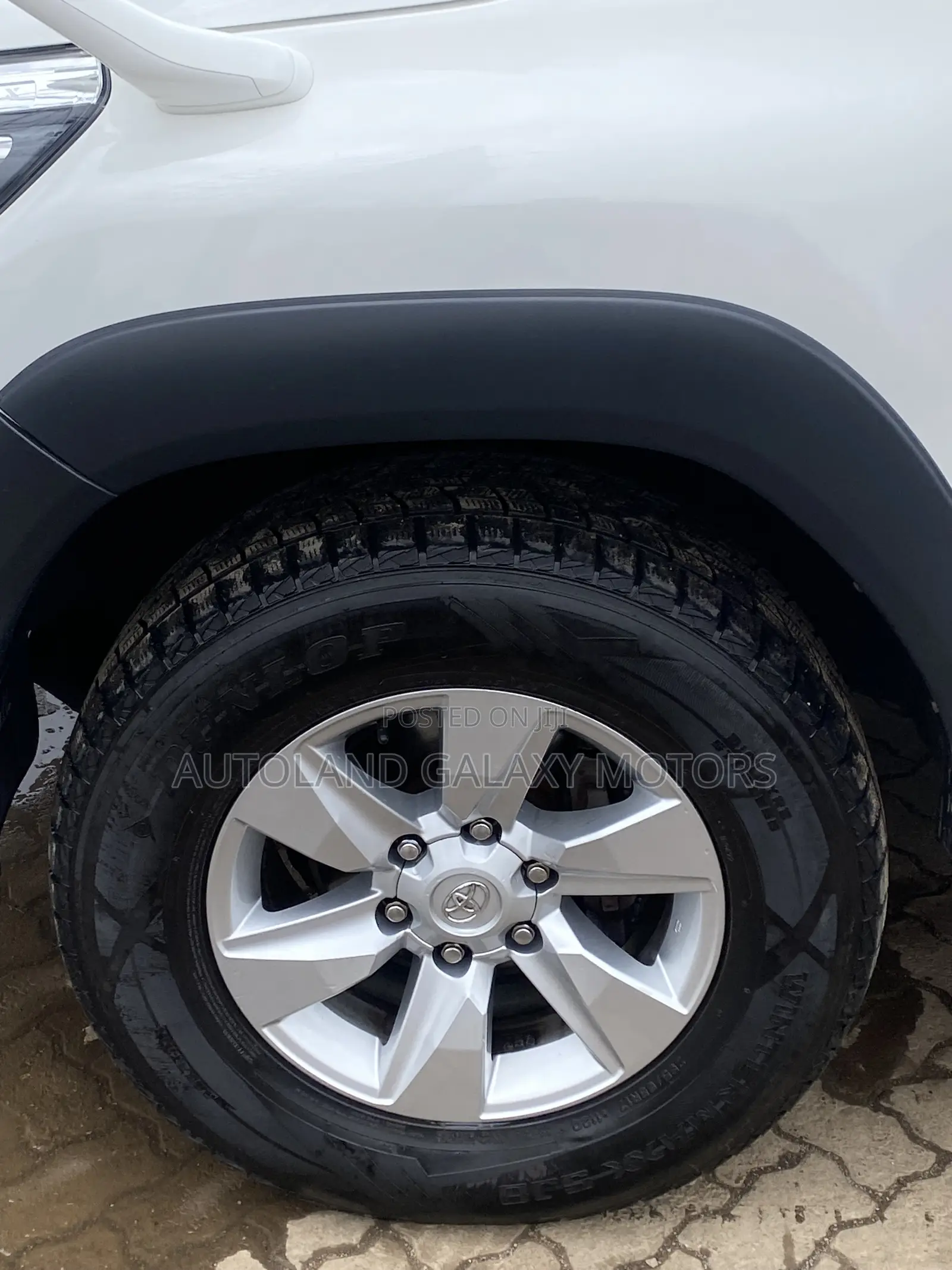 Toyota Hilux 2019 White