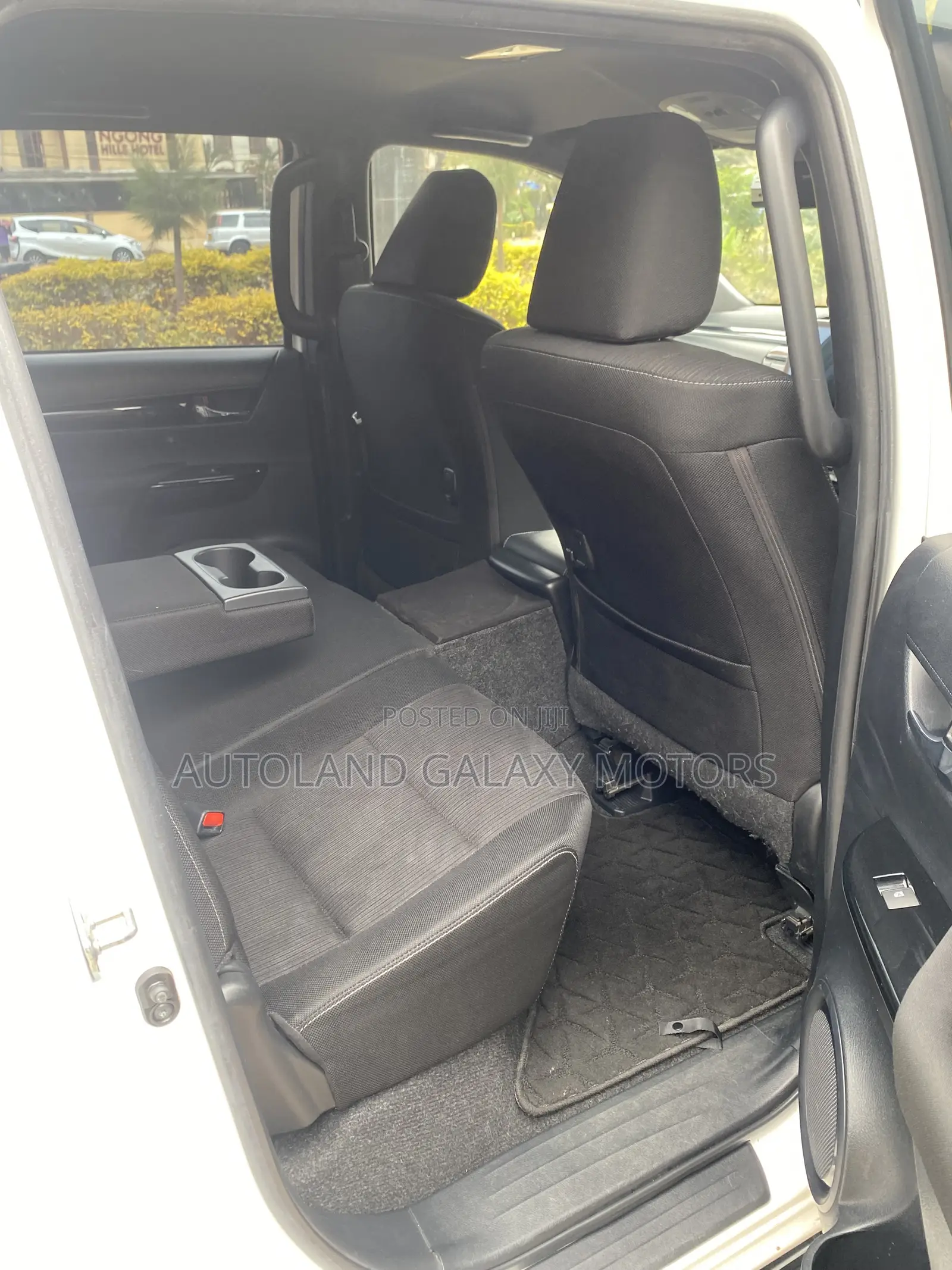 Toyota Hilux 2019 White
