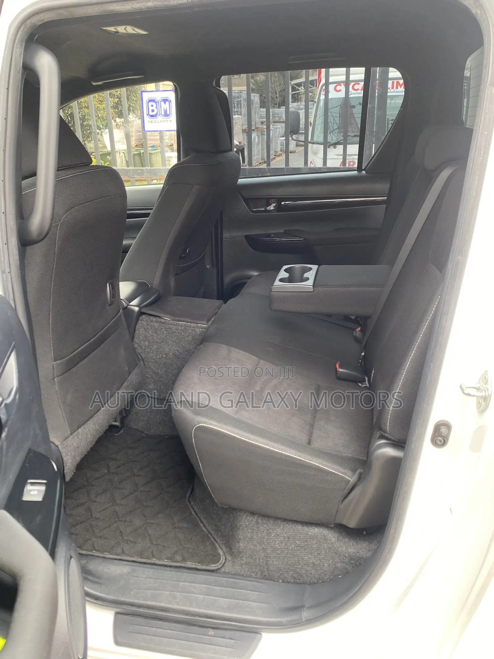Toyota Hilux 2019 White