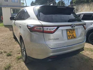 Toyota Harrier 2019 Silver