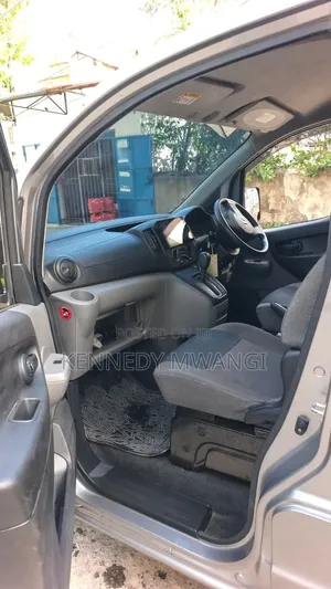 Nissan NP200 2018 Gray