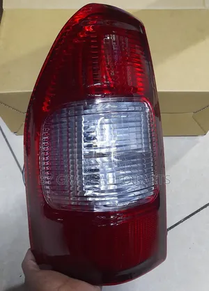 Tail Light Dmax 2002