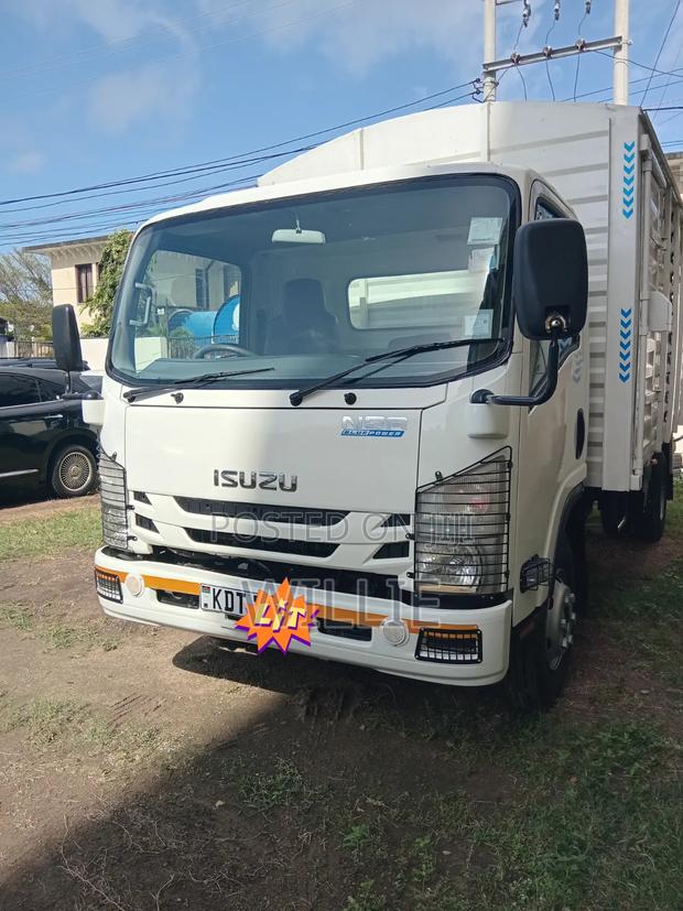 Isuzu NQR Truck