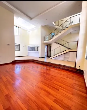 5bdrm Townhouse/Terrace in Lavington, Muthangari for sale