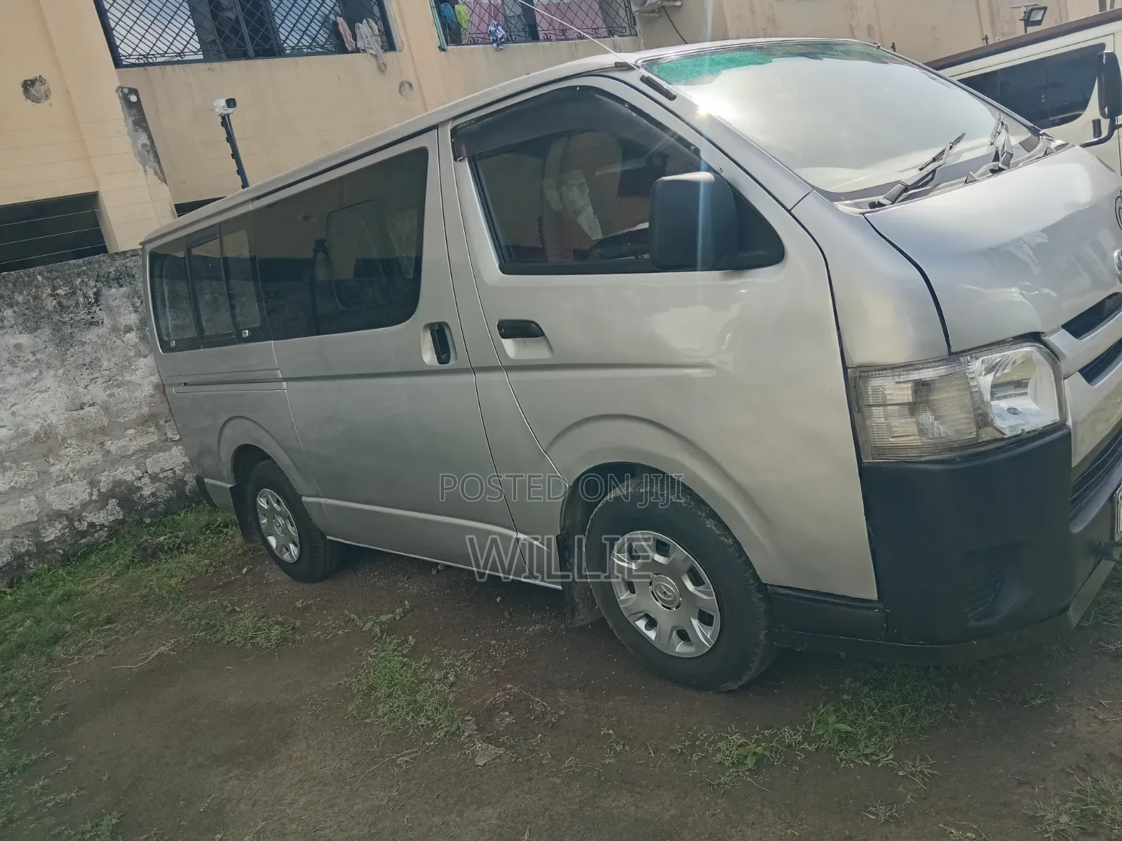 Toyota HiAce 2015 Silver