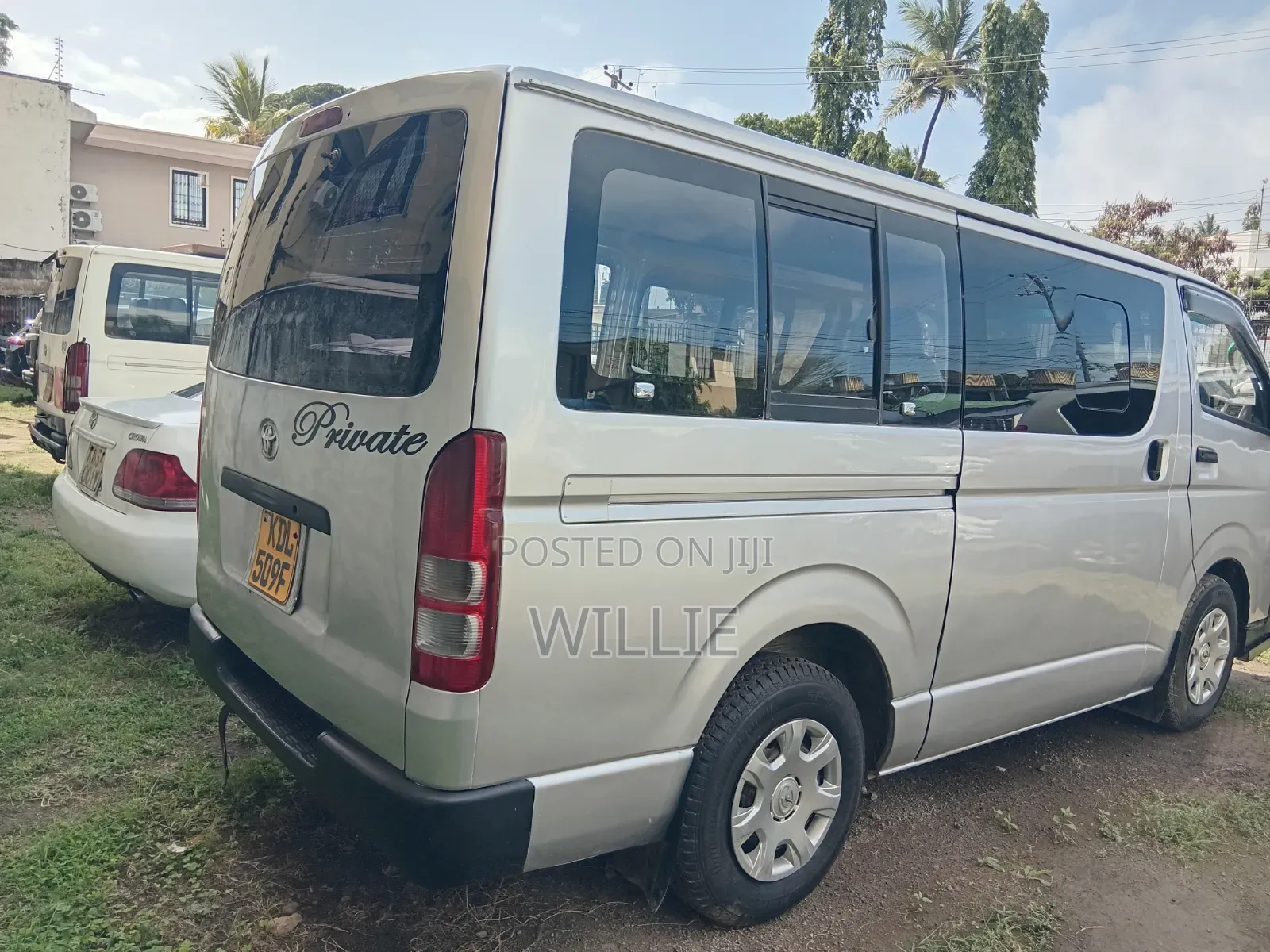 Toyota HiAce 2015 Silver