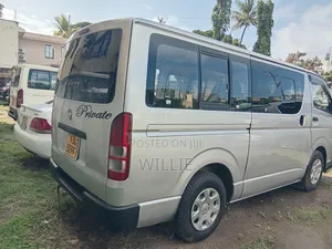 Toyota HiAce 2015 Silver