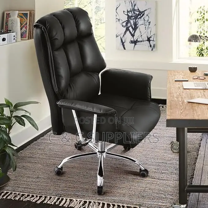 Leather High Back Executive Swivel Chair.